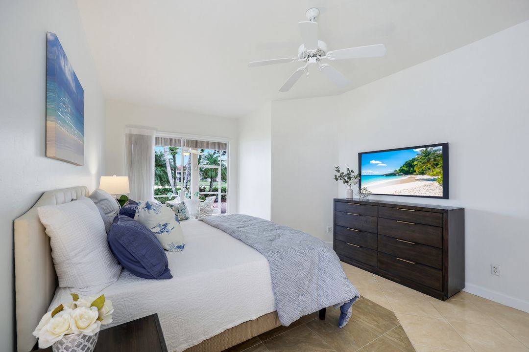 2237 Heritage Greens Dr, Naples, FL 34119