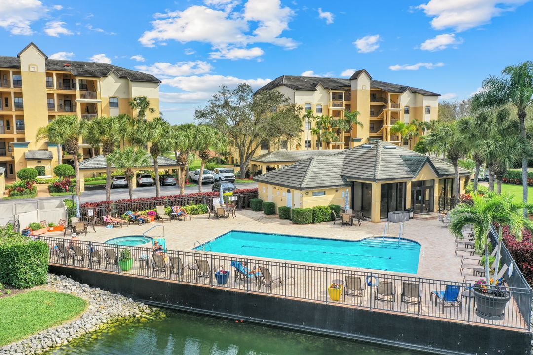 220 Vintage Cir #B101, Naples, FL 34119
