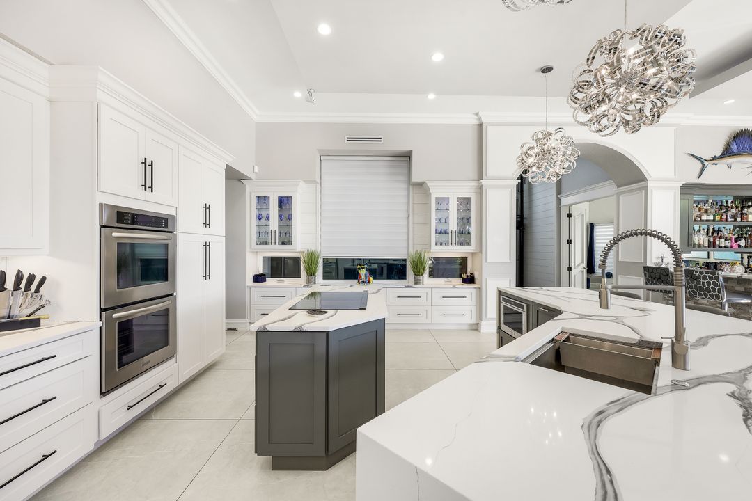 1518 Hermitage Ln, Cape Coral, FL 33914