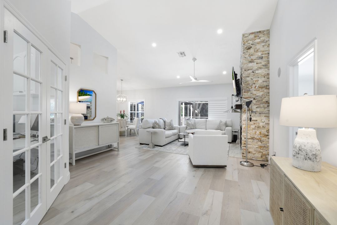 1507 Vintage Ln, Naples, FL 34104