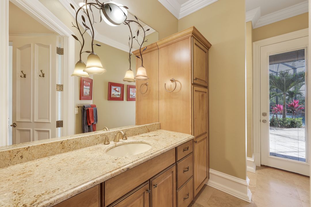 1532 Hermitage Ln, Cape Coral, FL 33914