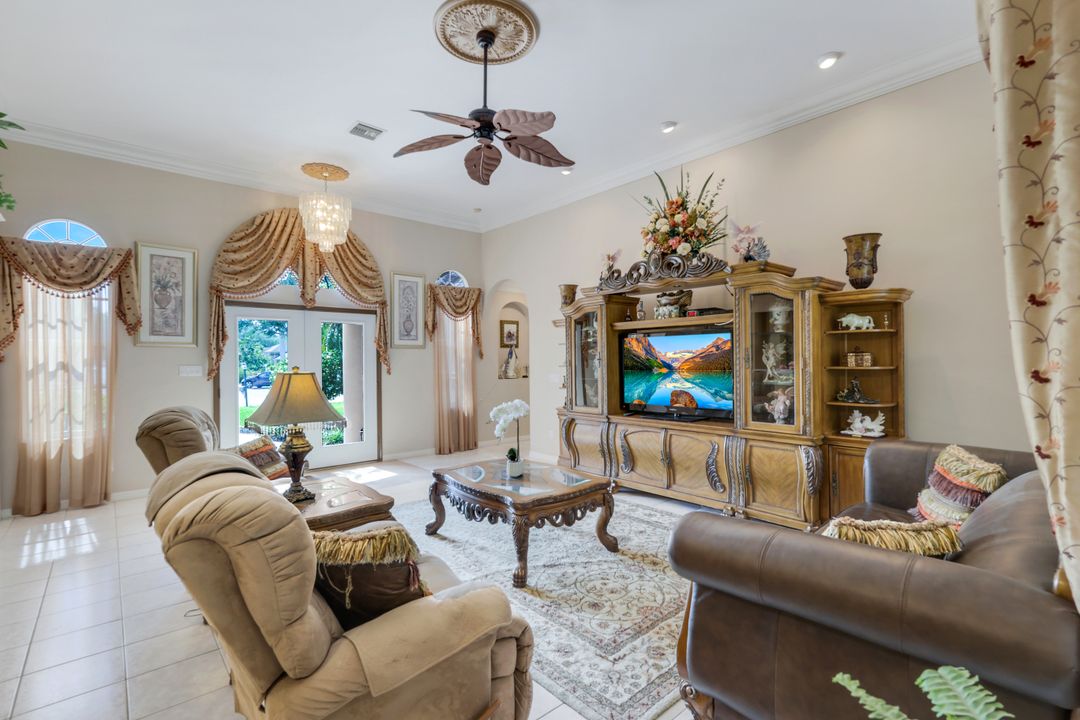 128 Heritage Way, Naples, FL 34110