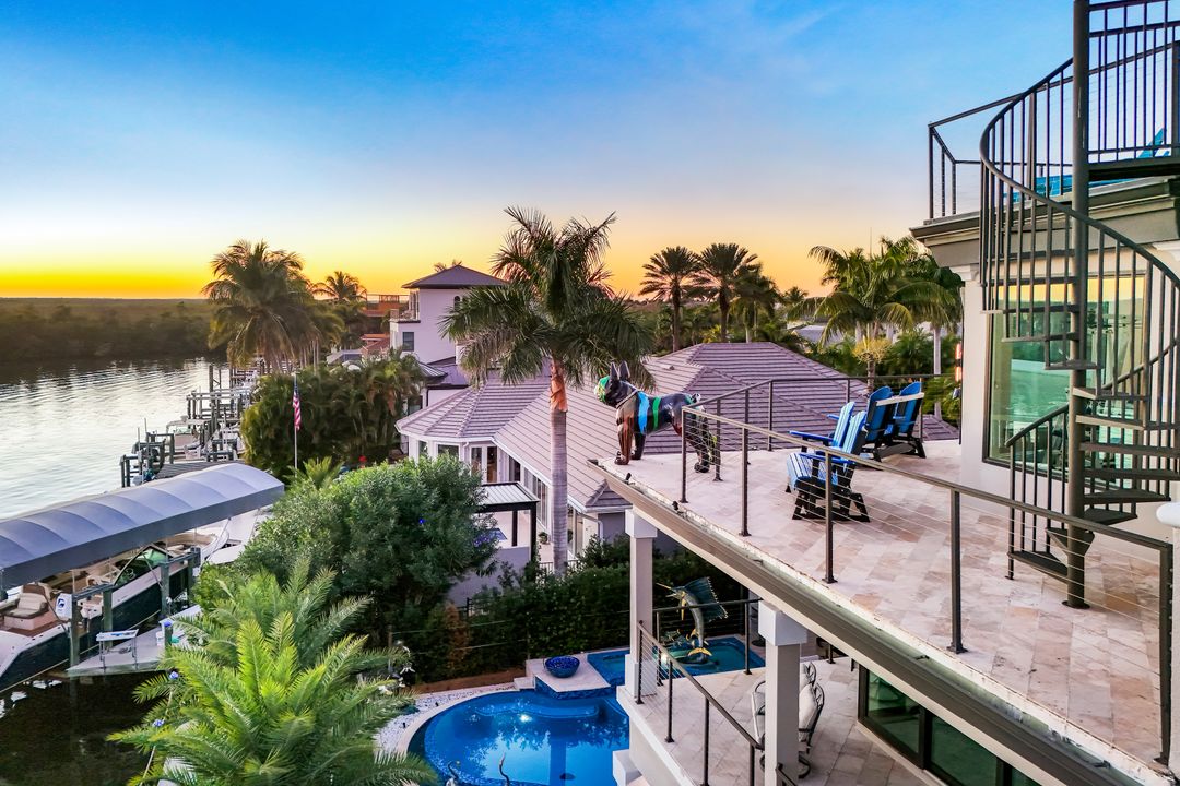 1518 Hermitage Ln, Cape Coral, FL 33914