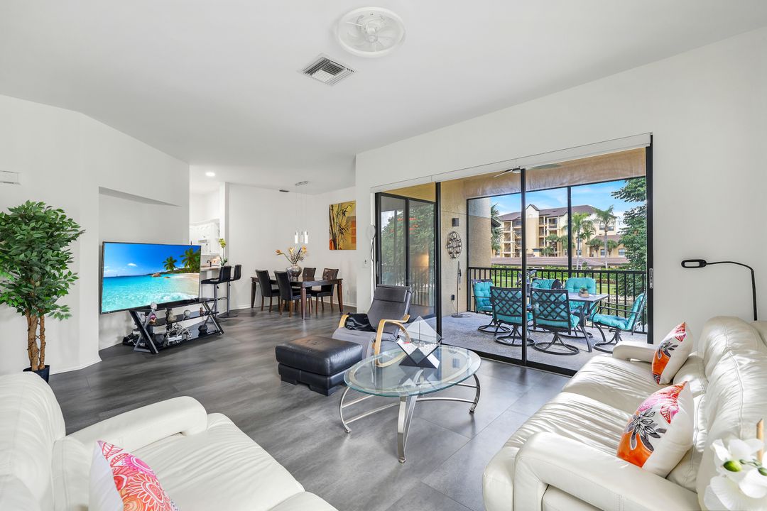 178 Vintage Cir # M-202, Naples, FL 34119