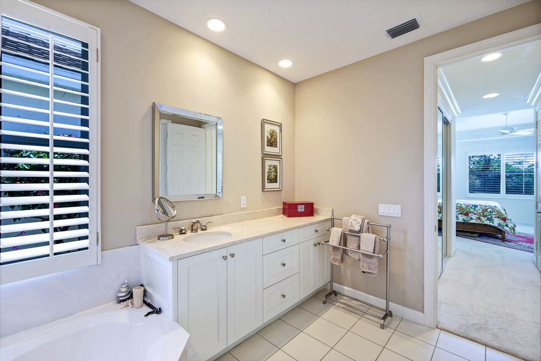 3687 Olde Cottage Ln, Bonita Springs, FL 34134