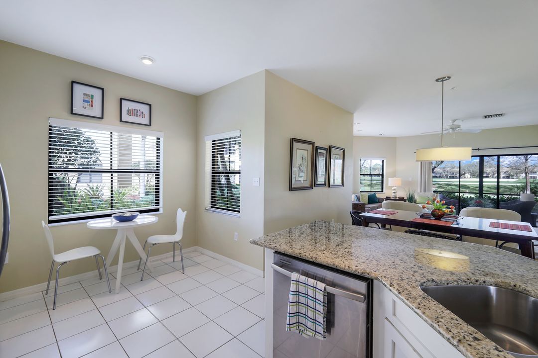 220 Vintage Cir #B101, Naples, FL 34119