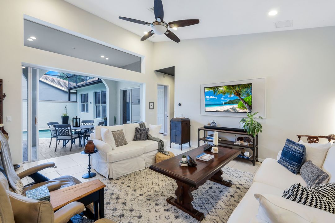 4333 Mistlethrush Ln, Naples, FL 34119