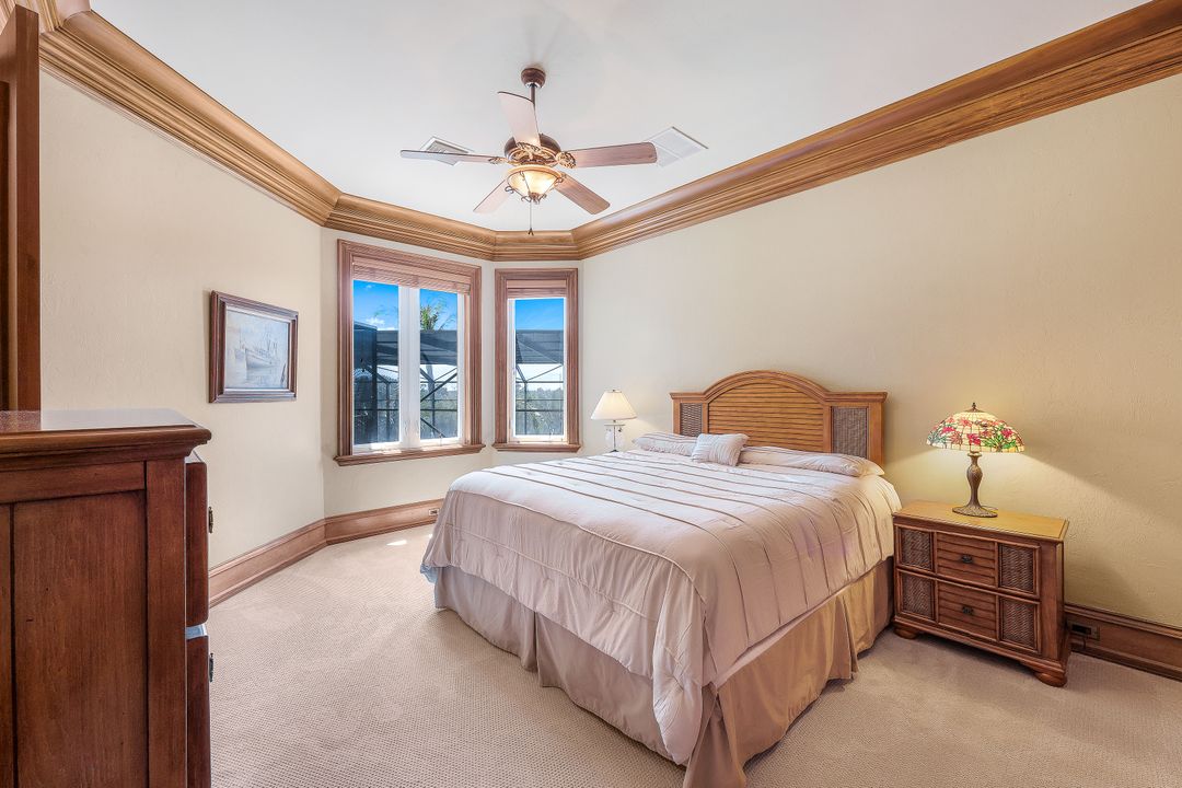 1532 Hermitage Ln, Cape Coral, FL 33914