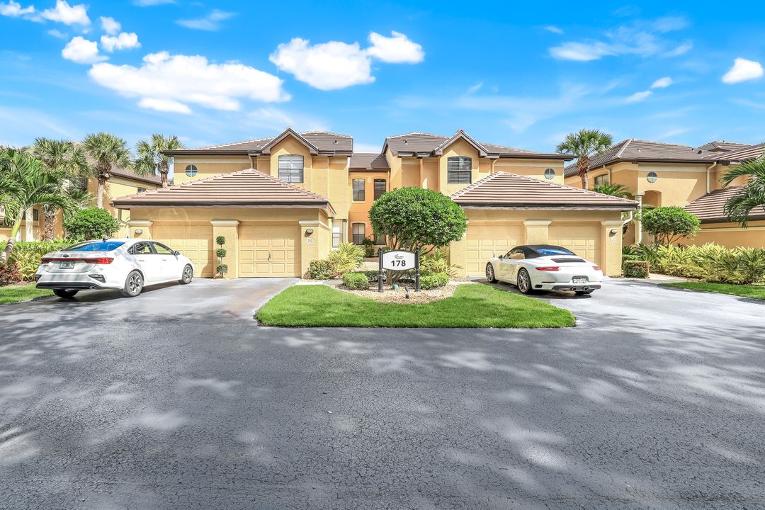 178 Vintage Cir # M-202, Naples, FL 34119