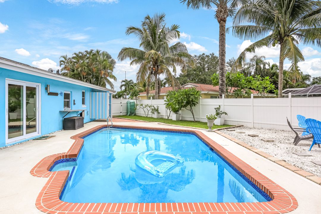 1683 S Hermitage Rd, Fort Myers, FL 33919