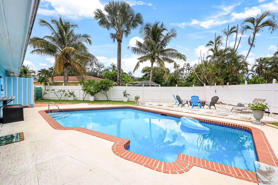 1683 S Hermitage Rd, Fort Myers, FL 33919