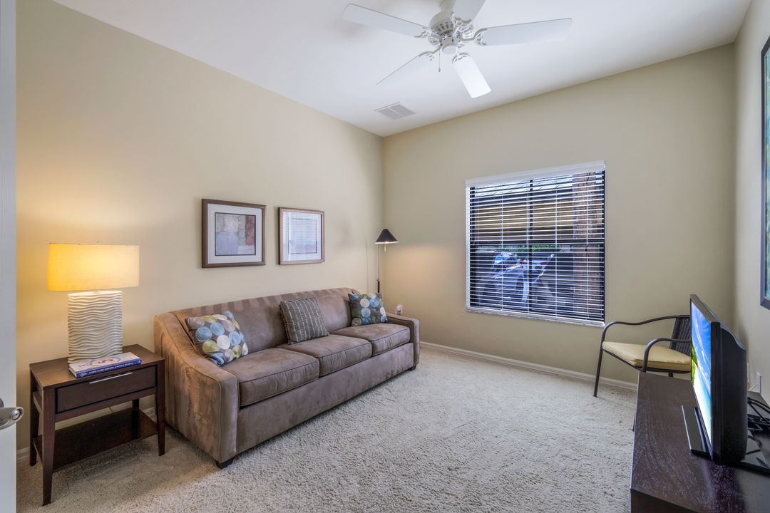 220 Vintage Cir #B101, Naples, FL 34119