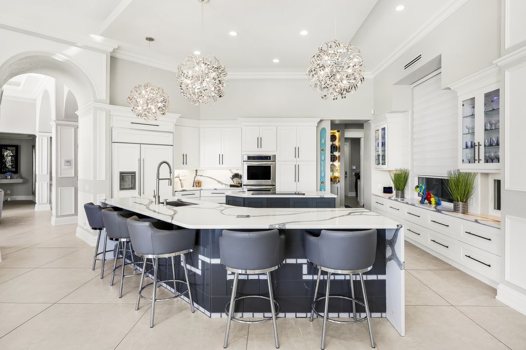 1518 Hermitage Ln, Cape Coral, FL 33914