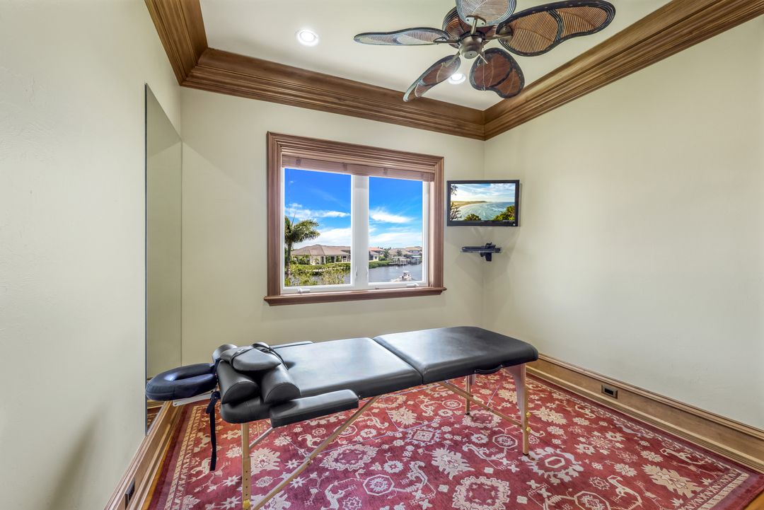 1532 Hermitage Ln, Cape Coral, FL 33914