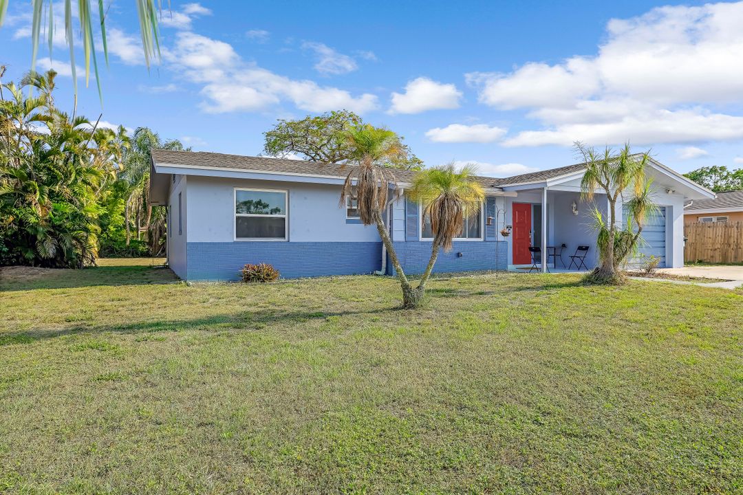 1670 N Hermitage Rd, Fort Myers, FL 33919