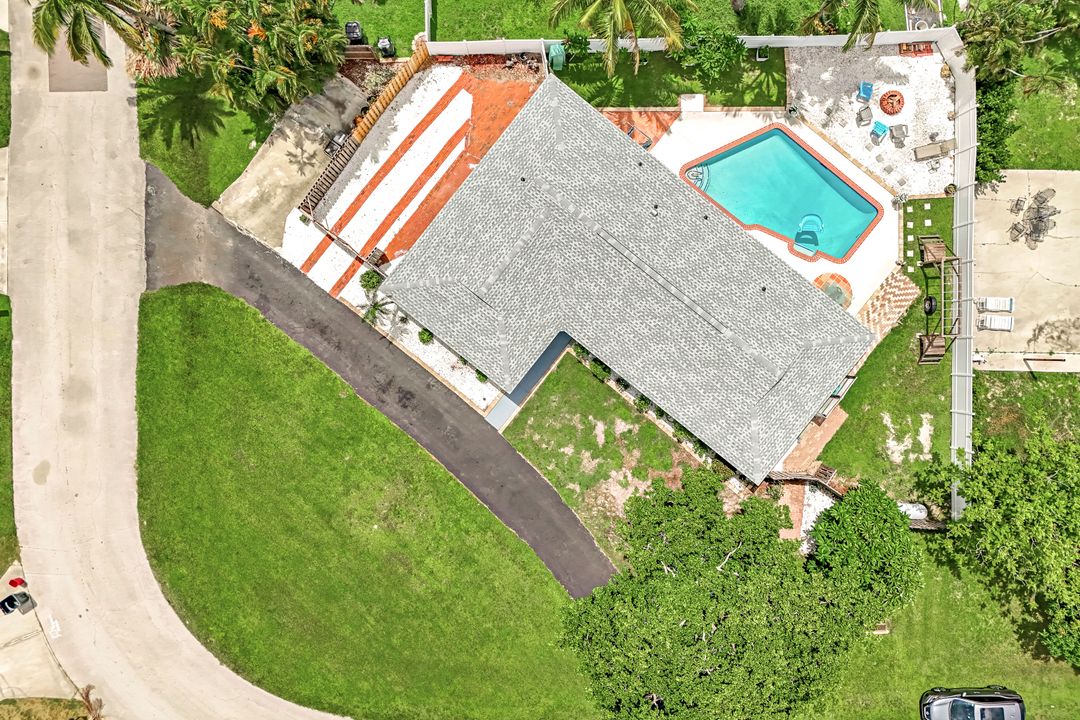 1683 S Hermitage Rd, Fort Myers, FL 33919