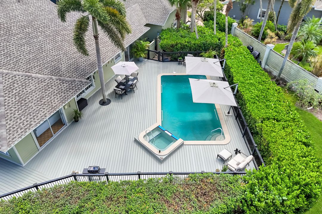 28 Golf Cottage Dr, Naples, FL 34105