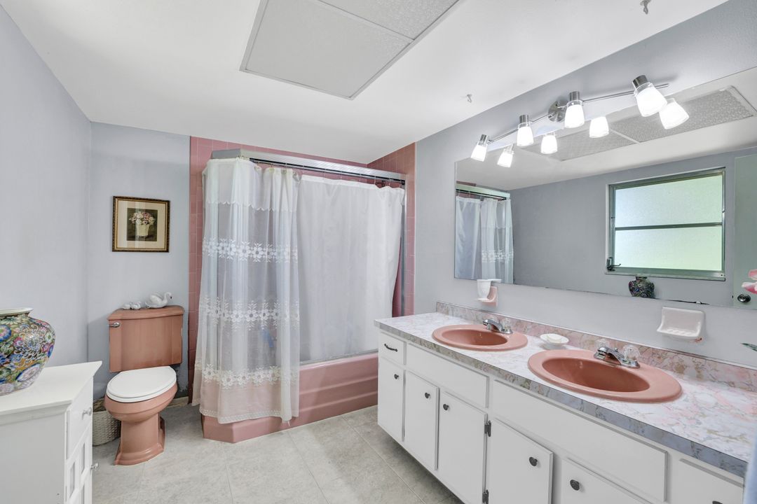 521 Piper Blvd, Naples, FL 34110