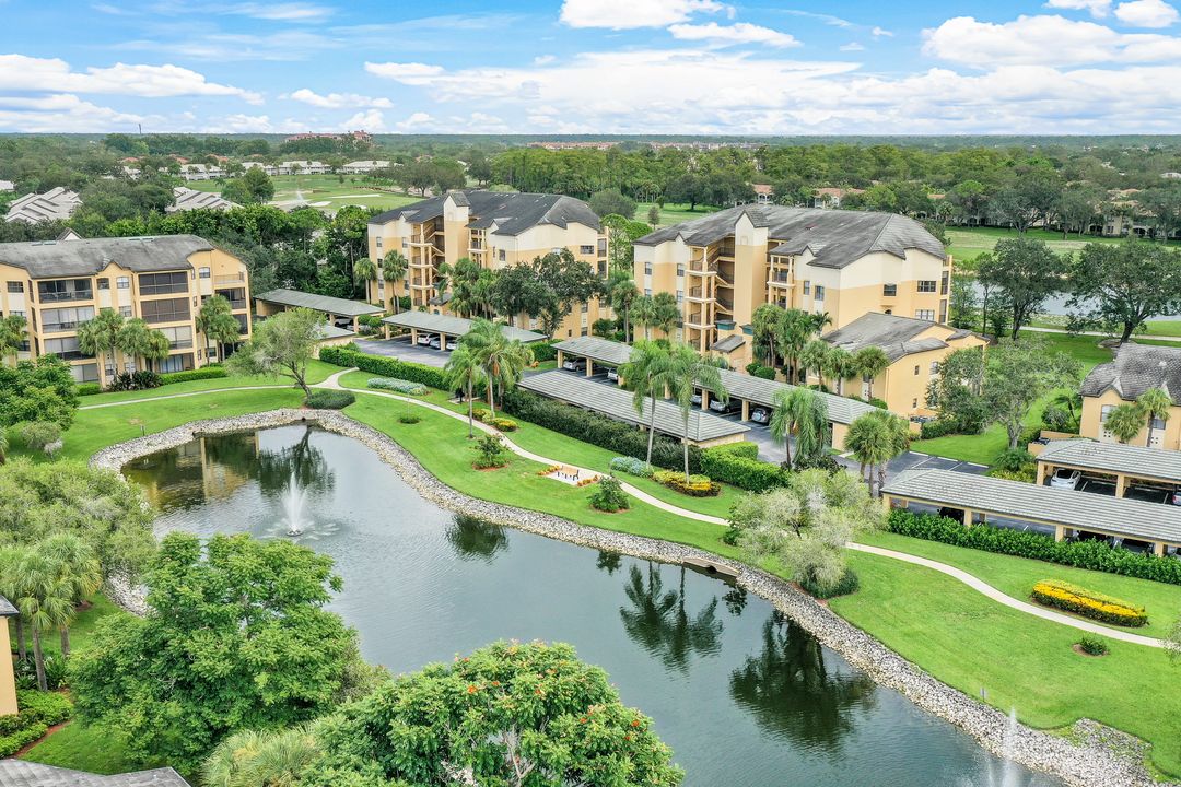 195 Vintage Cir #403, Naples, FL 34119