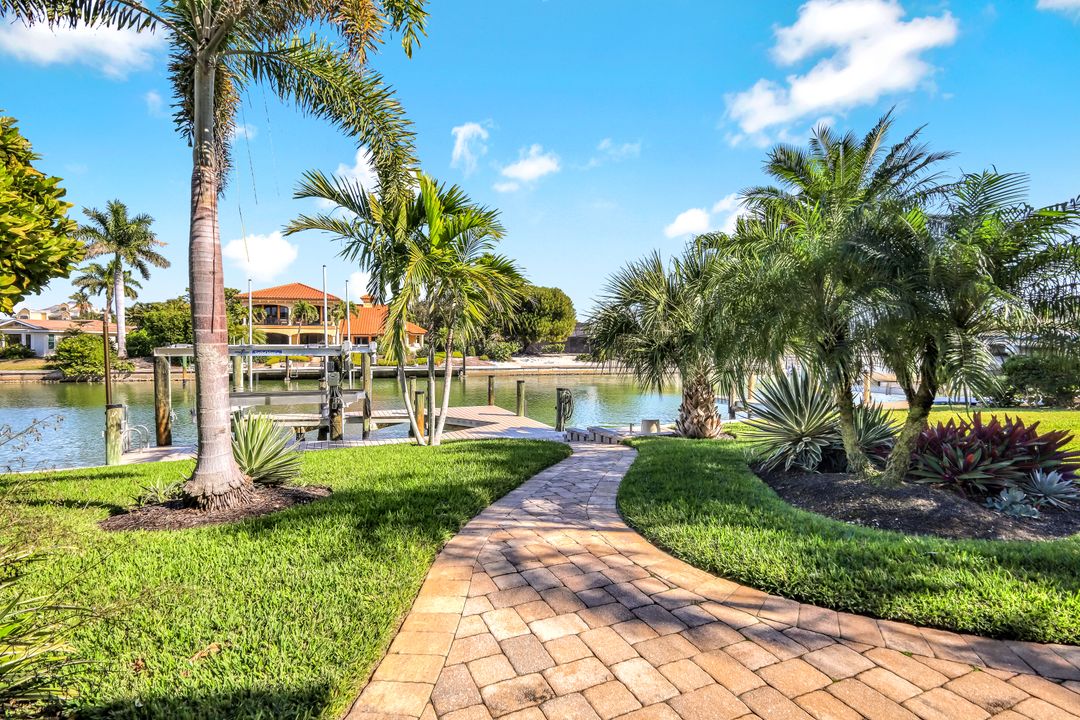 1126 Harbour Cottage Ct, Sanibel, FL 33957