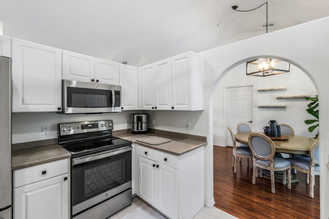 124 Heritage Way, Naples, FL 34110