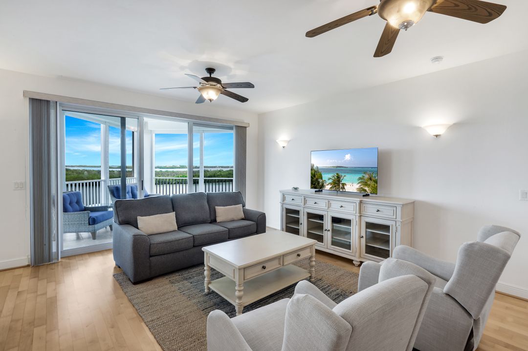337 Vintage Bay Dr #D25, Marco Island, FL 34145
