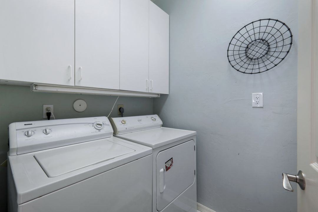 220 Vintage Cir #B101, Naples, FL 34119