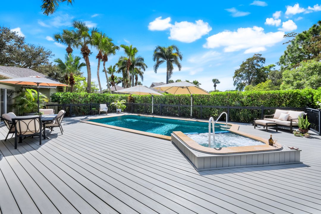 28 Golf Cottage Dr, Naples, FL 34105