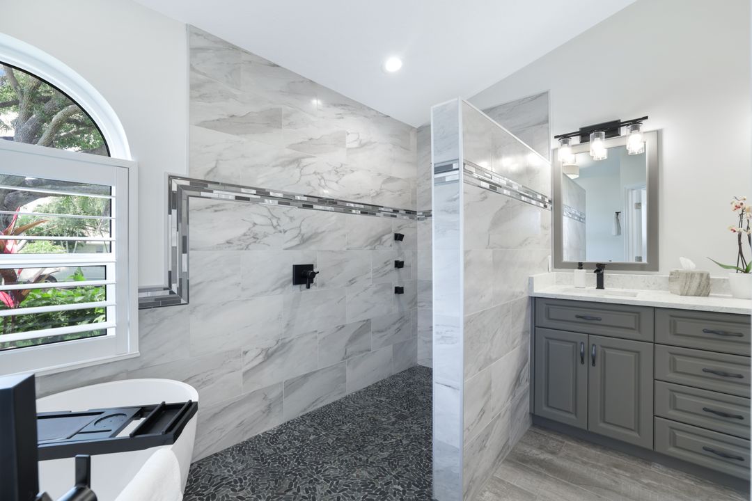 1507 Vintage Ln, Naples, FL 34104