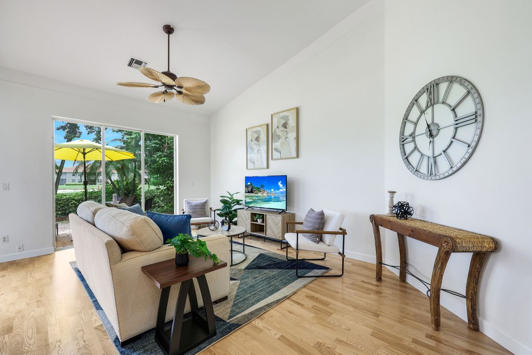 2237 Heritage Greens Dr, Naples, FL 34119