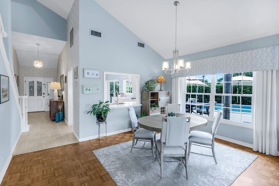 28 Golf Cottage Dr, Naples, FL 34105