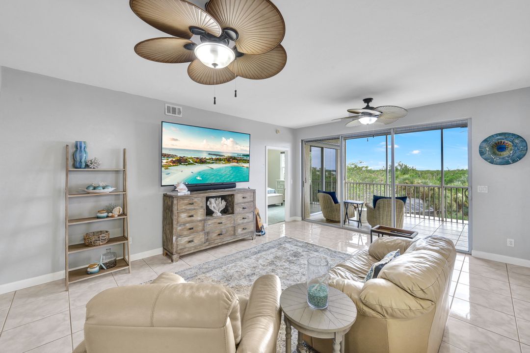 201 Vintage Bay Dr  #B8, Marco Island, FL 34145