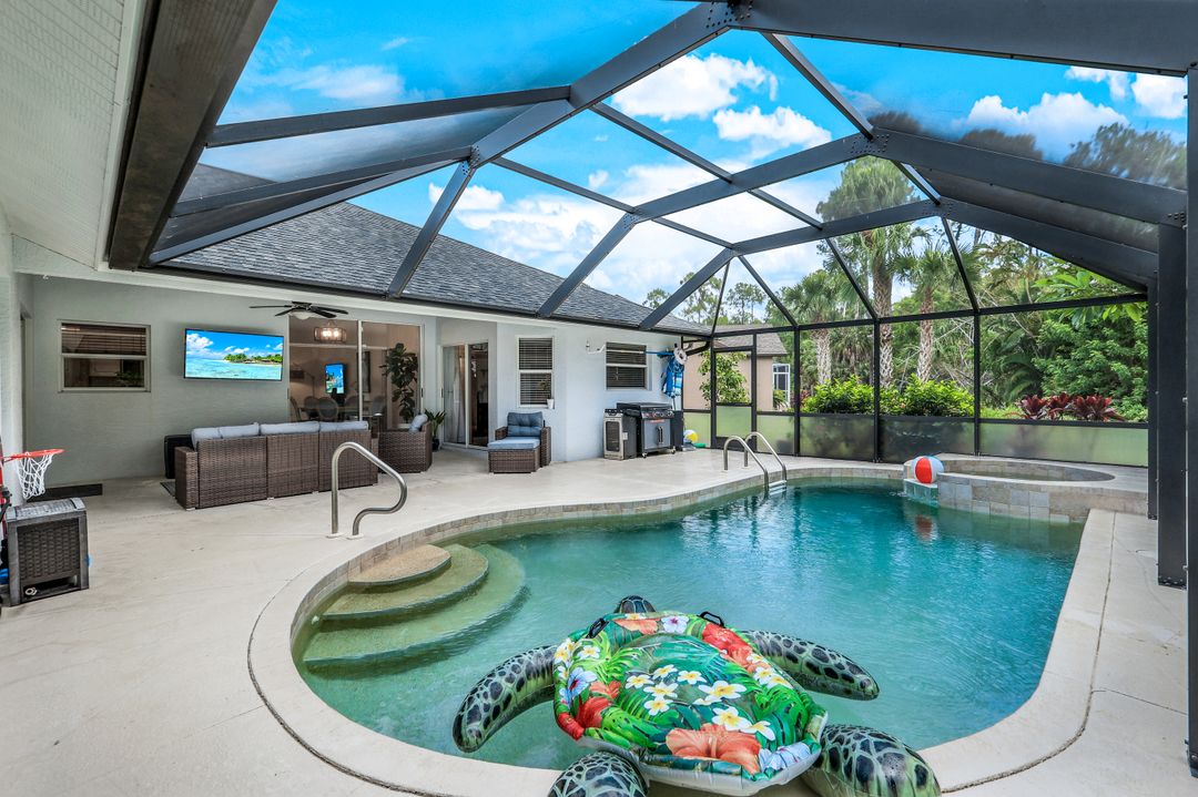 124 Heritage Way, Naples, FL 34110