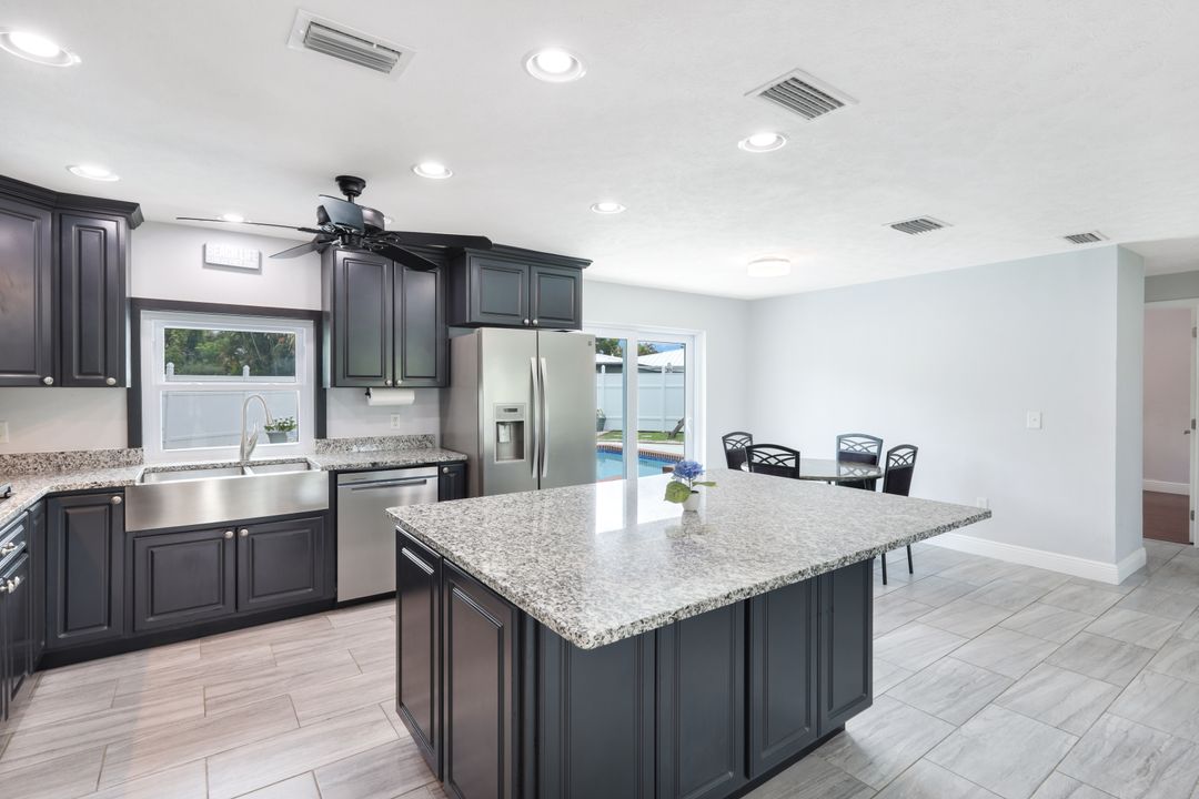 1683 S Hermitage Rd, Fort Myers, FL 33919