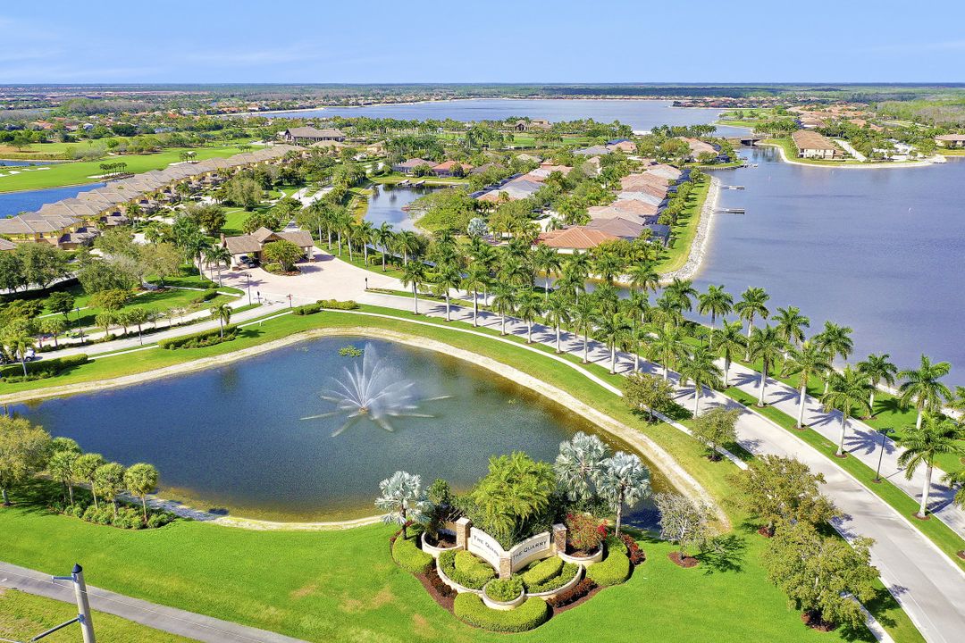 8761 Hideaway Harbor Ct, Naples, FL 34120