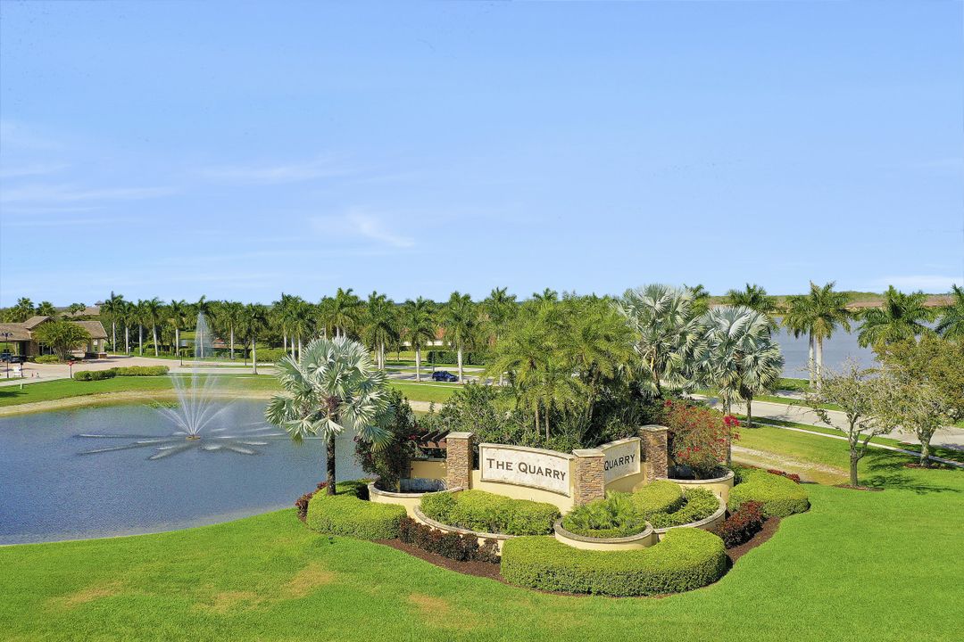 8761 Hideaway Harbor Ct, Naples, FL 34120