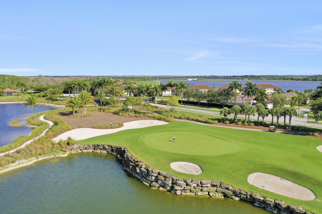 8761 Hideaway Harbor Ct, Naples, FL 34120