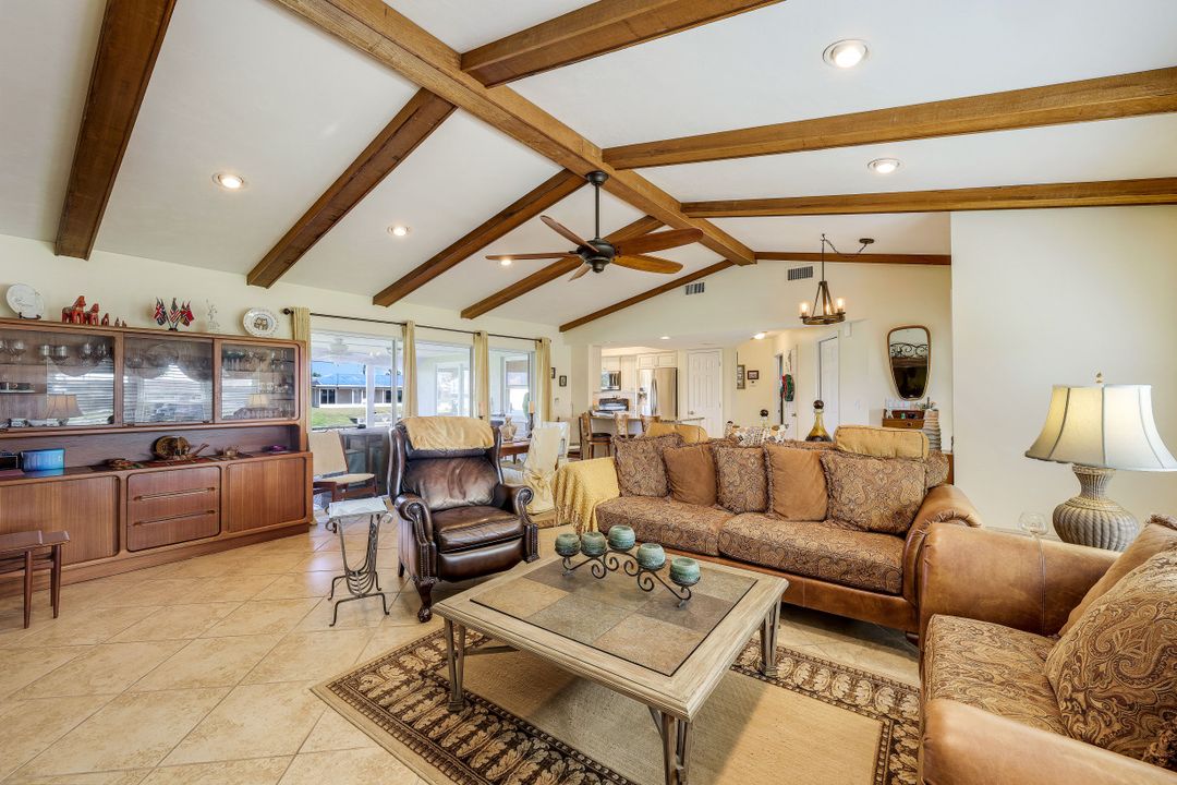 2101 SE 25th Ln, Cape Coral, FL 33904