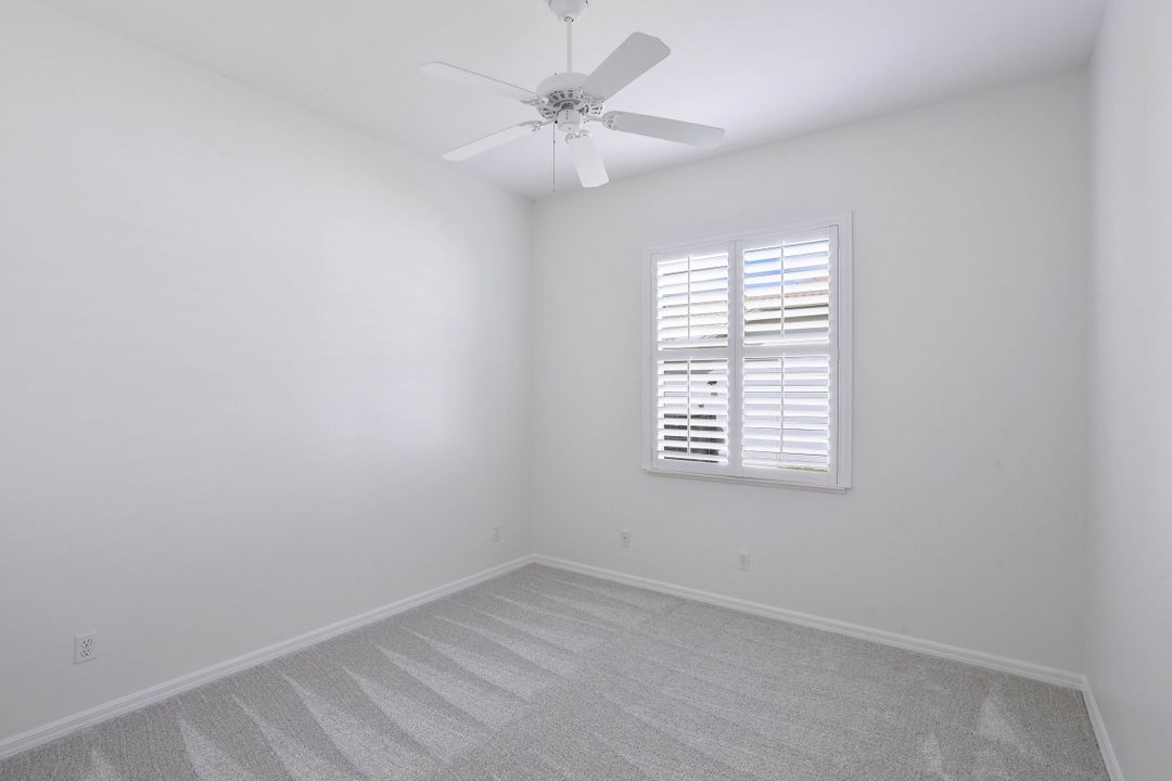 995 Chesapeake Bay Ct, Naples, FL 34120