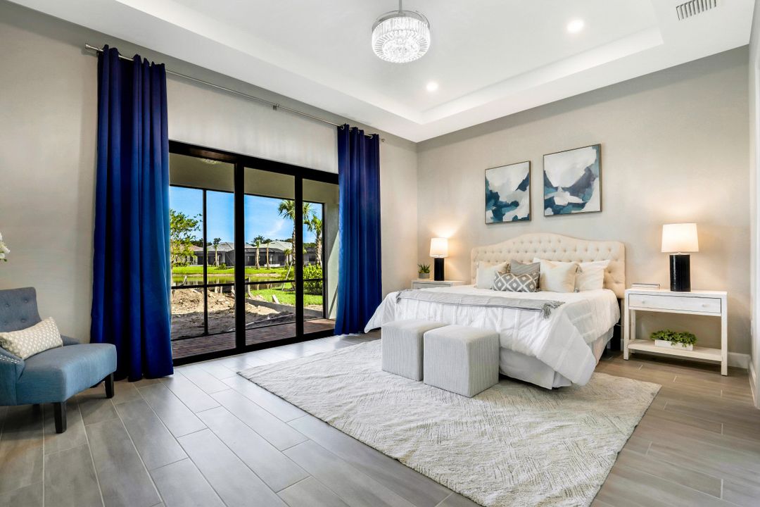 9765 Everglades Dr, Naples, FL 34120