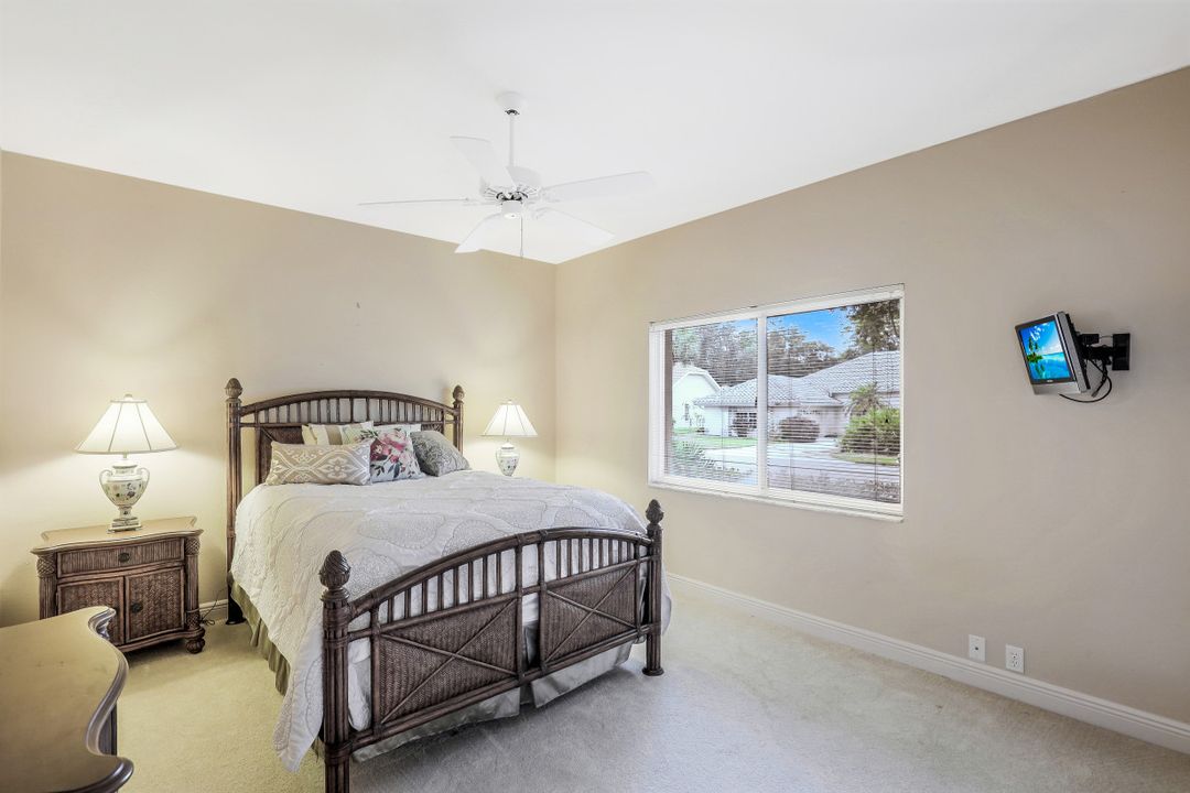 3950 Lakemont Dr, Bonita Springs, FL 34134