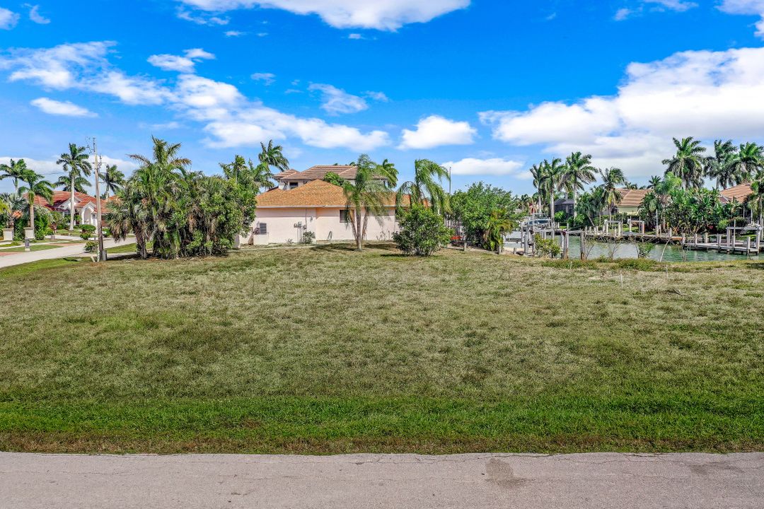 450 Balsam Ct, Marco Island, FL 34145