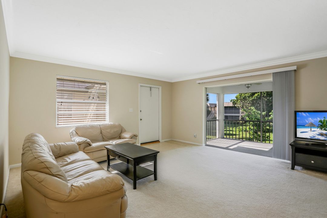 1549 Sandpiper St #92, Naples, FL 34102