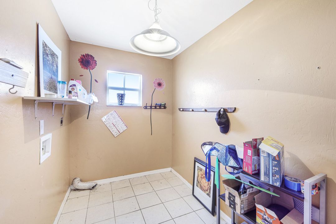 15736 Sunny Crest Ln, Fort Myers, FL 33905