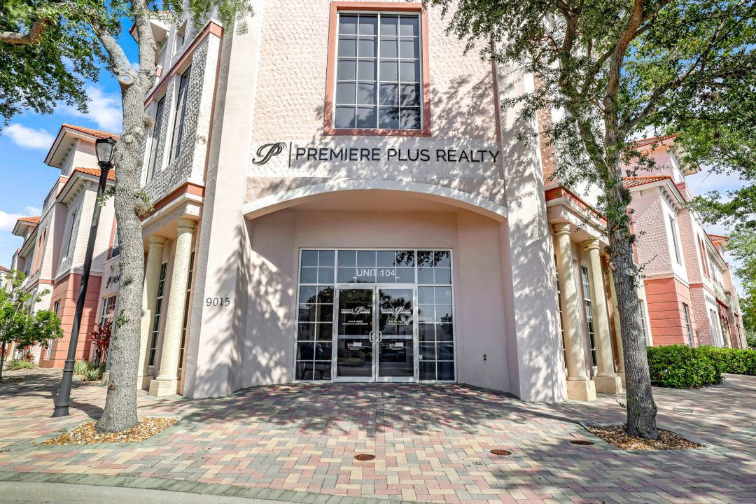 9015 Strada Stell Ct #104, Naples, FL 34109