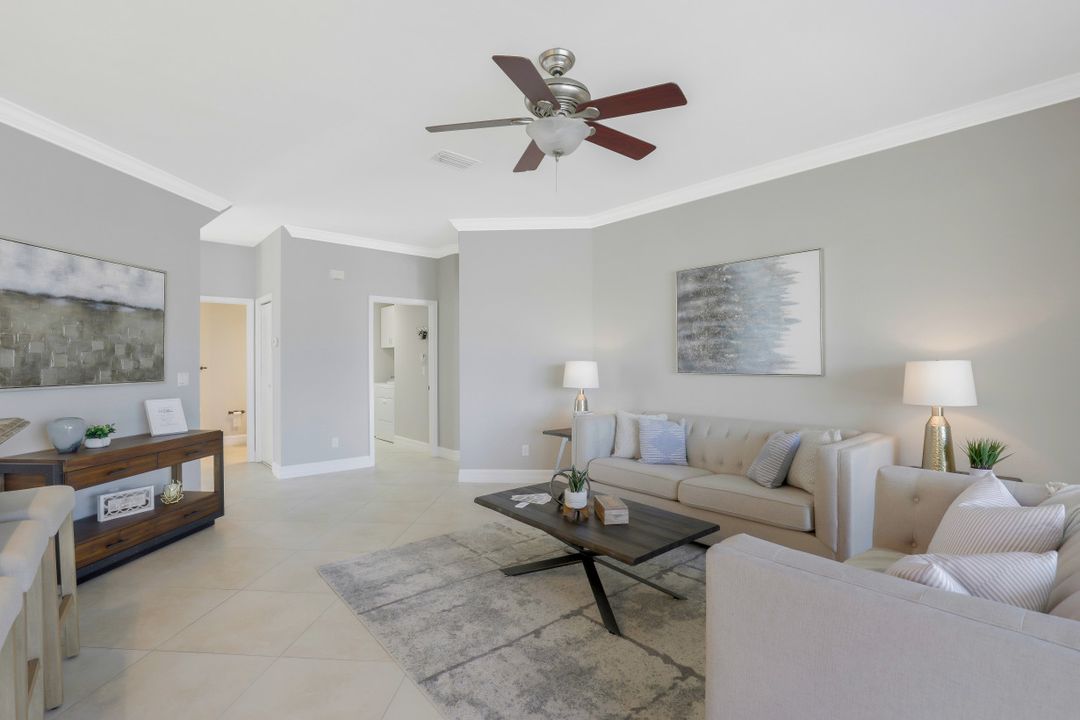 11043 Lakeland Cir, Fort Myers, FL 33913