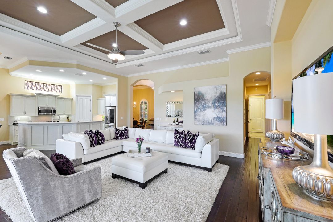 6344 Serano Way, Naples, FL 34113