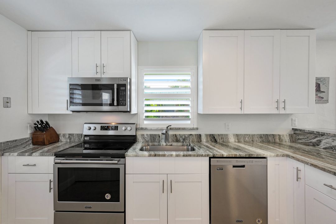 2846 Arbutus St #C2, Naples, FL 34112