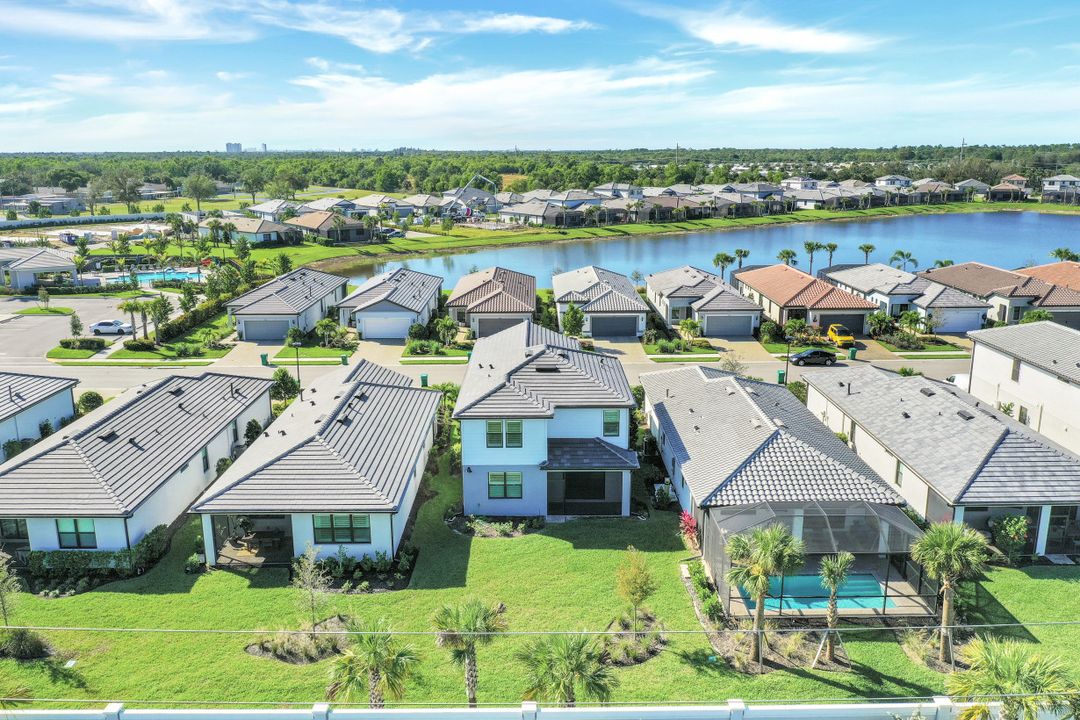 2236 Yellowfin Cir, Naples, FL 34114