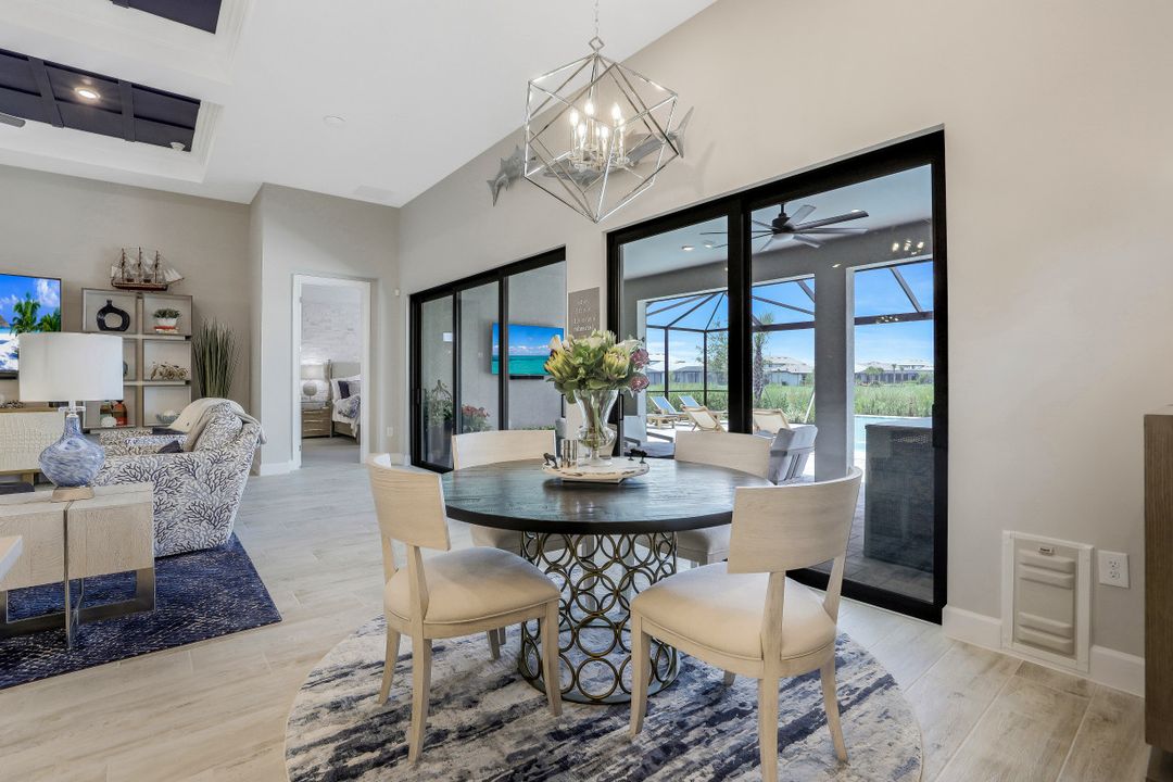 9610 Everglades Dr, Naples, FL 34120